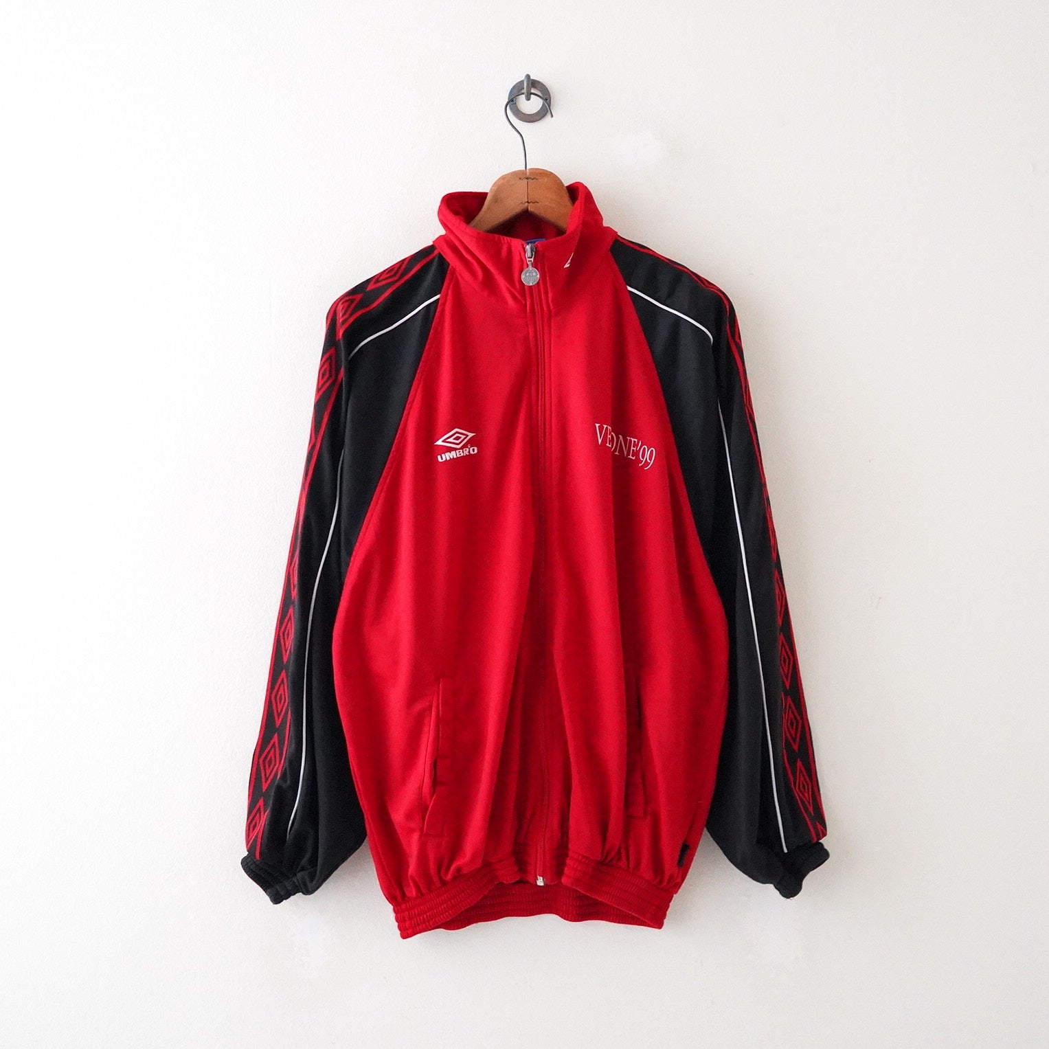 90s UMBRO track jacket – NEVERKNOWS