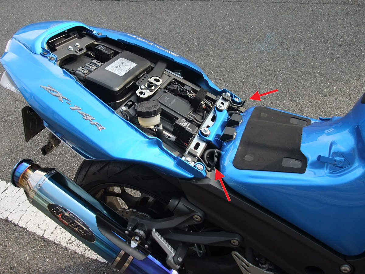 ZX-14R 外付けヘルメット・ロック（ホルダー）装着