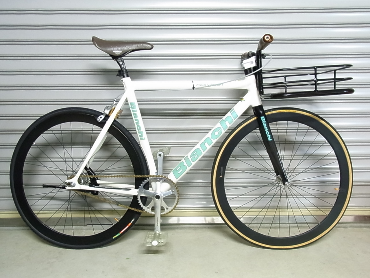 BIANCHI PISTA CONCEPT CUSTOM with Copenhagen Parts BIKE PORTER
