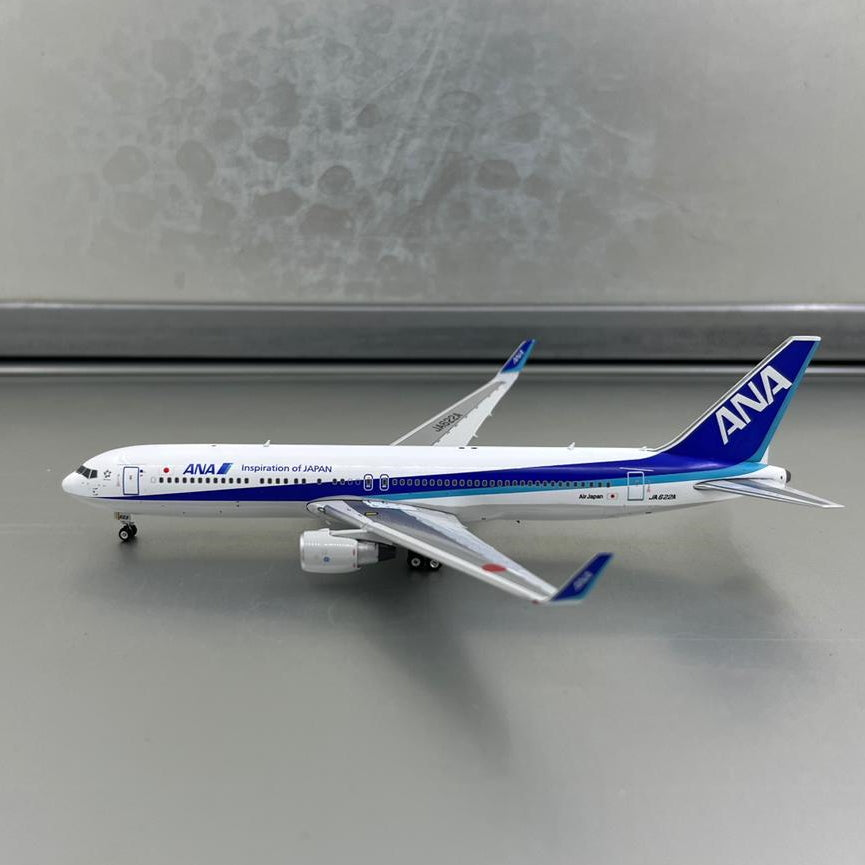 航空機・ヘリコプター ANA Boeing 767-300ER STAR ALLIANCE 1:400 ANA