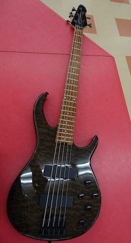 PEAVEYの5弦ベース Millennium AC BXP｜ ハードオフ三河安城店