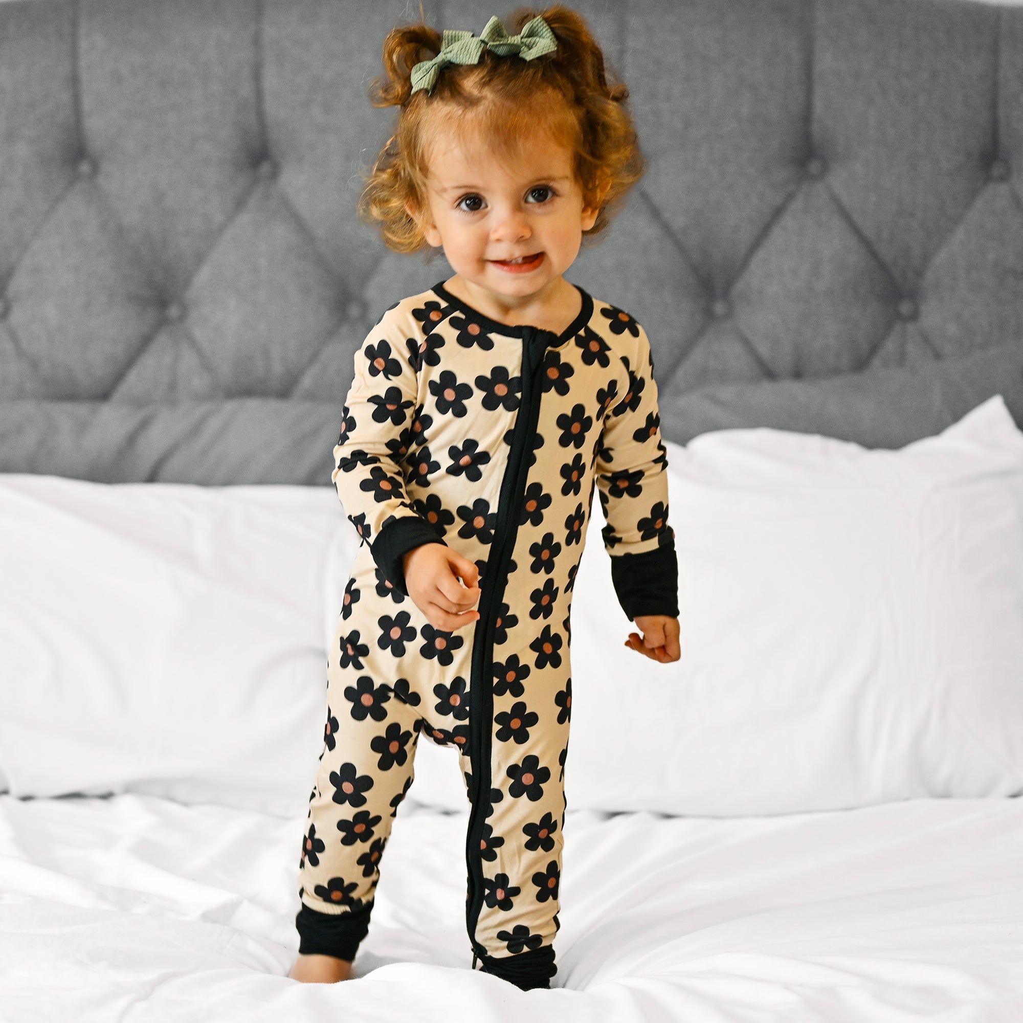 Fancy Prince Black Daisy Baby Bamboo Zipper Romper – FancyPrince