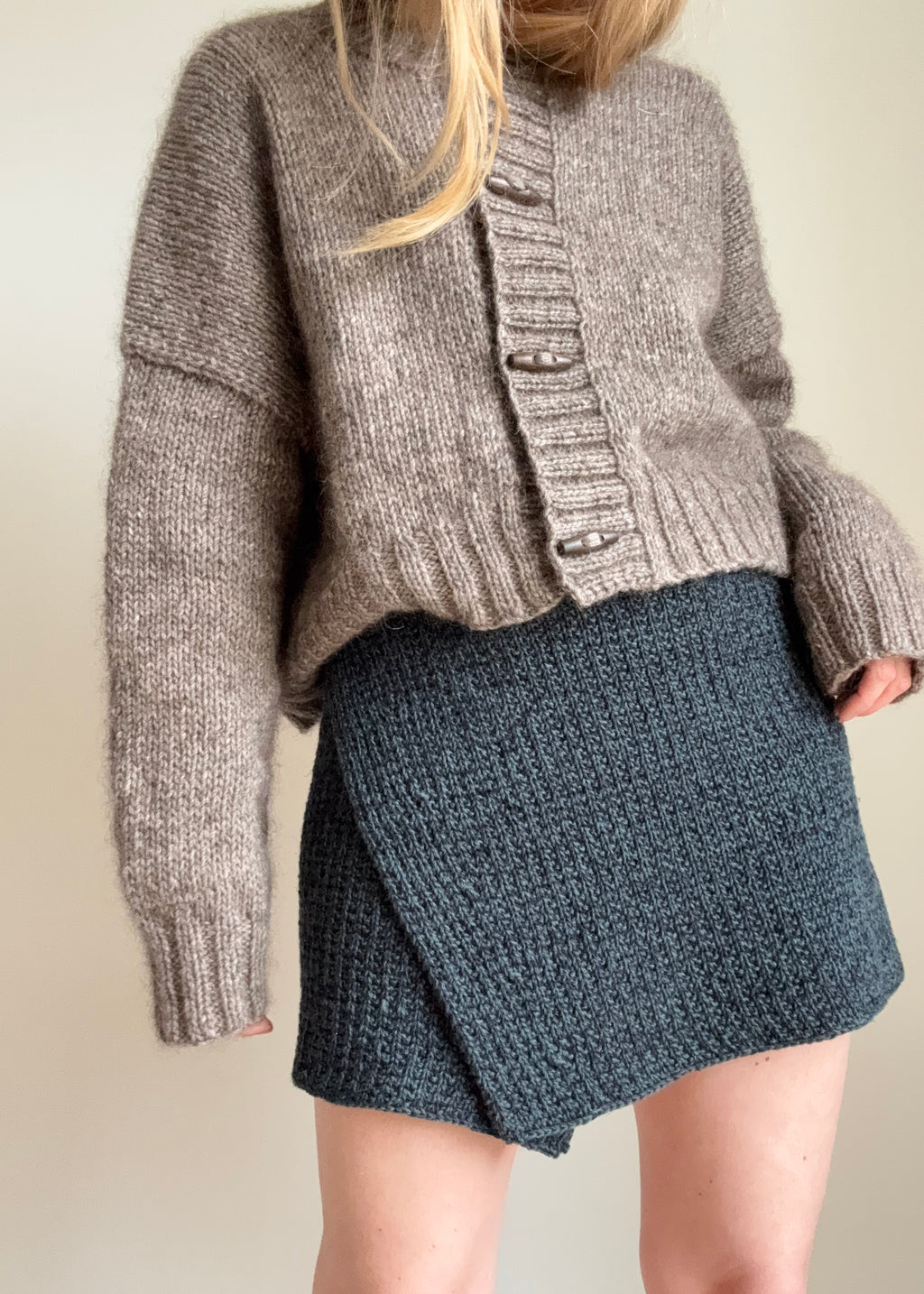 sylvia wrap skirt (english) – AEGYOKNIT - KAROLINE SKOVGAARD