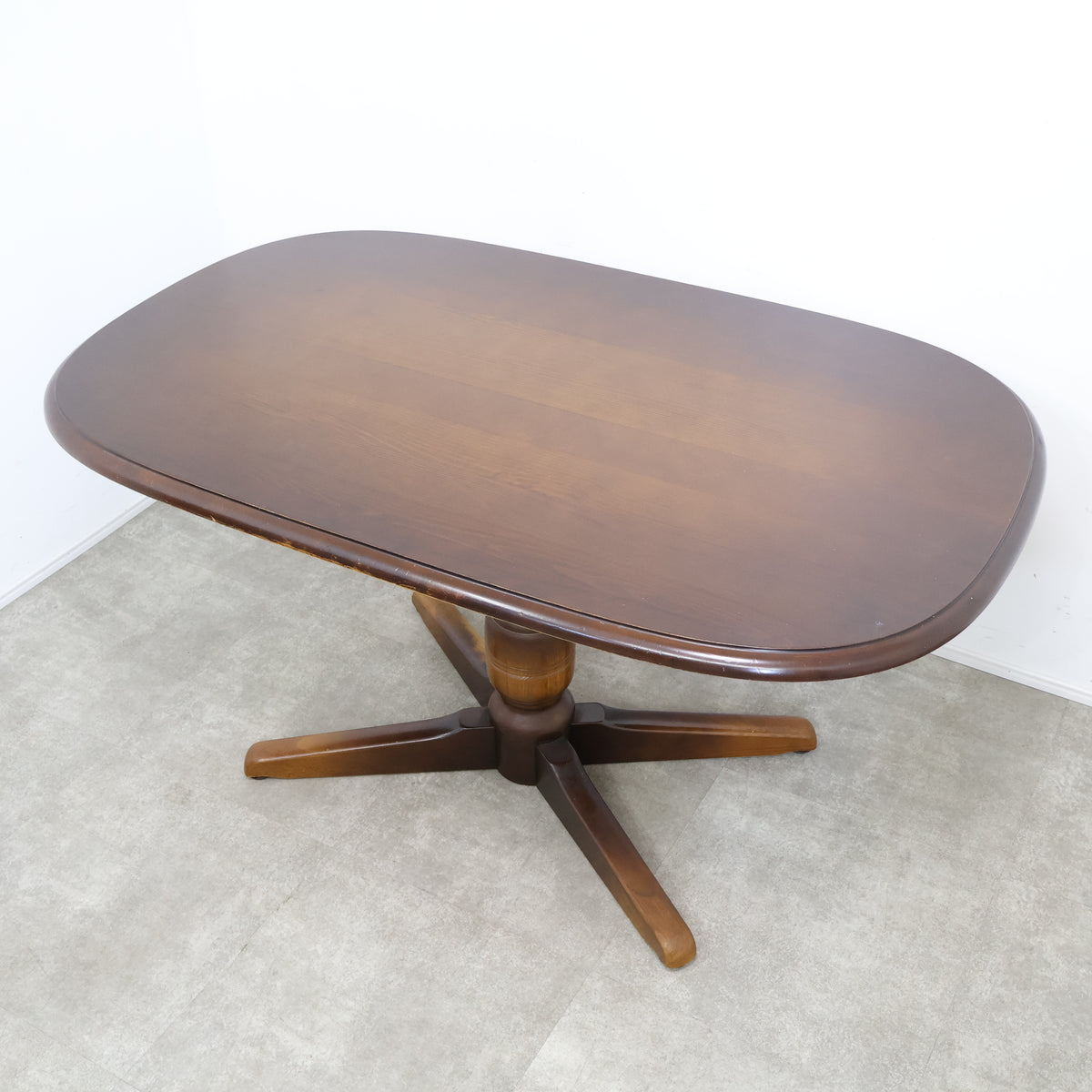 飛騨産業 キツツキマークの4人掛けダイニングテーブル – バナル