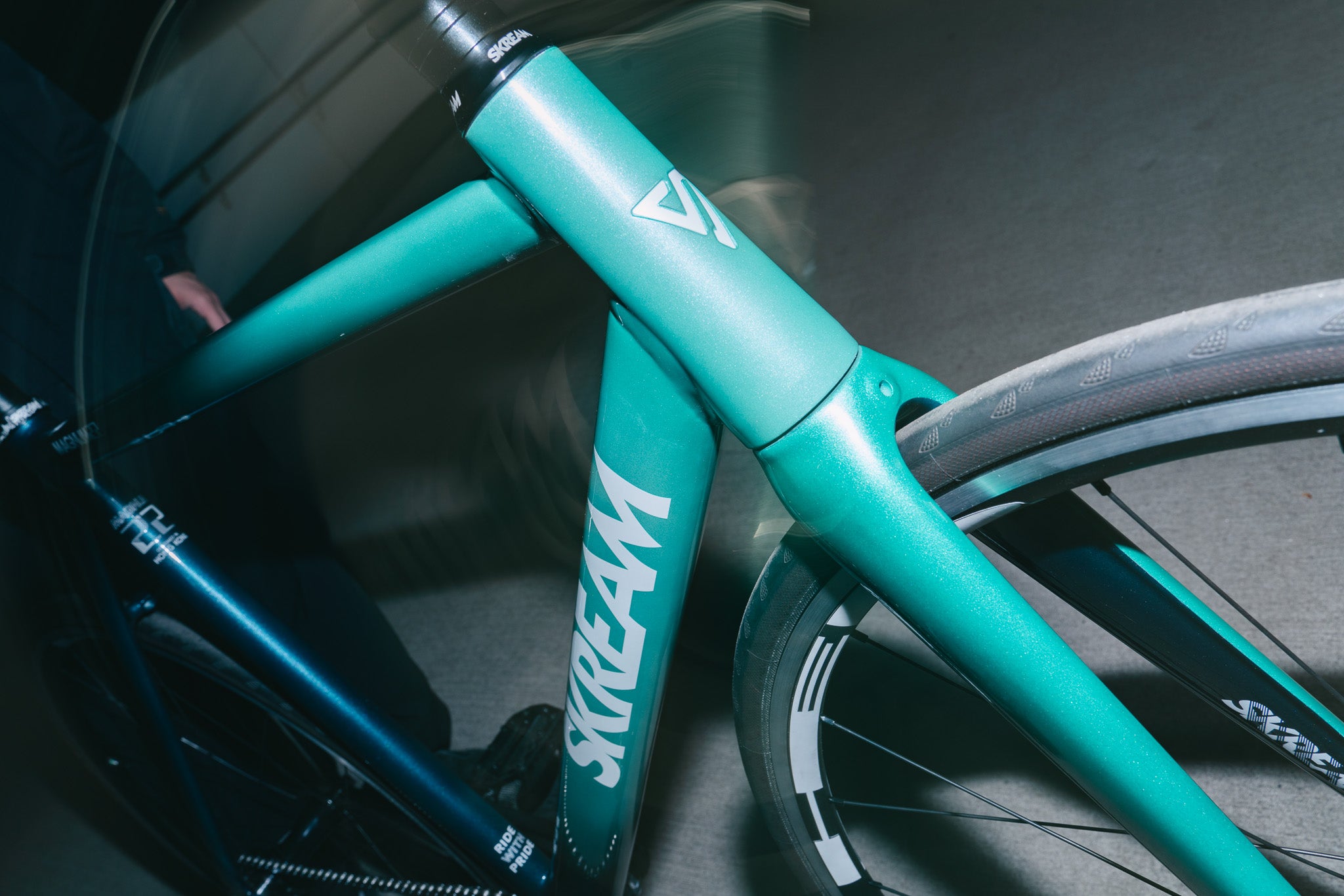 新世代のピストバイク SKREAM | ブローチャーズ - BROTURES ONLINE