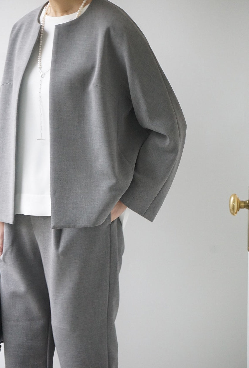 再入荷 TRAVAIL MANUEL(トラバイユマニュアル) Wクロス ノーカラー