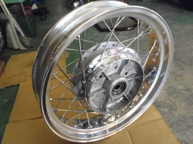 カワサキ Z1/Z2～リヤホイール・リビルドのメニューはステンレス