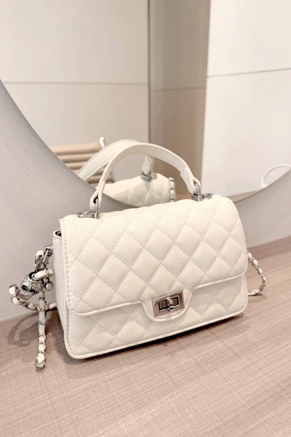 キルティングチェーンバック KR11143