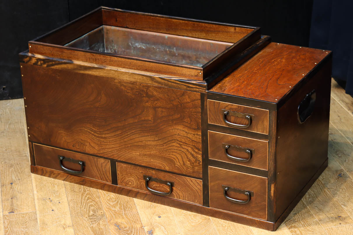 黒柿をアクセントにした欅杢目の美しい関東火鉢 BB2878 – 古福庵