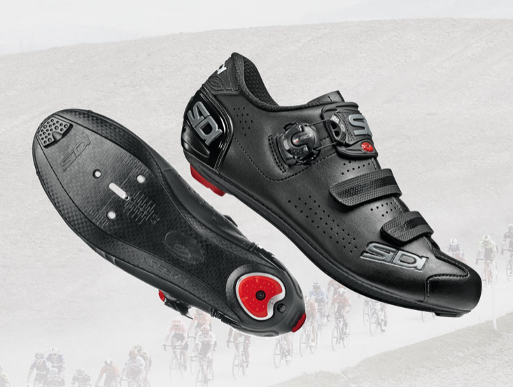 シューズ：コセキサイクリングセンター