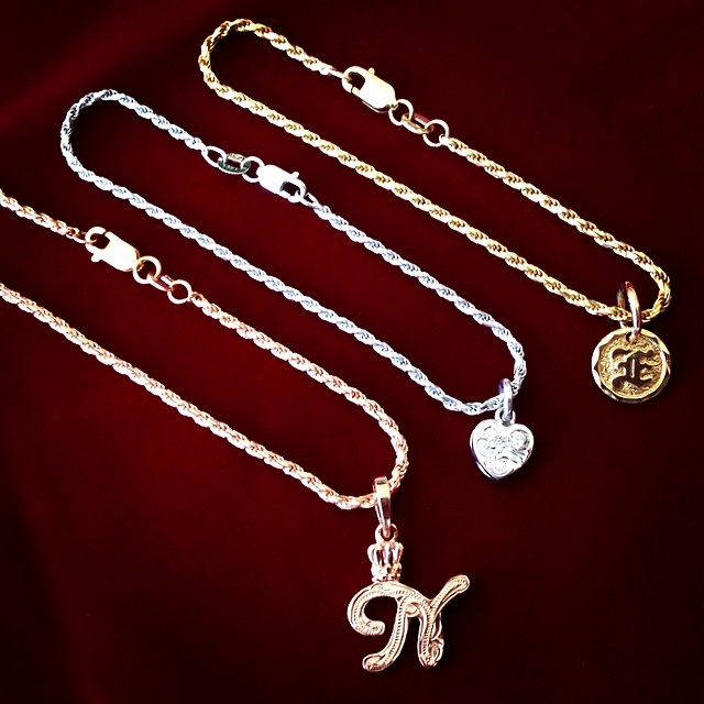 クラウンイニシャル