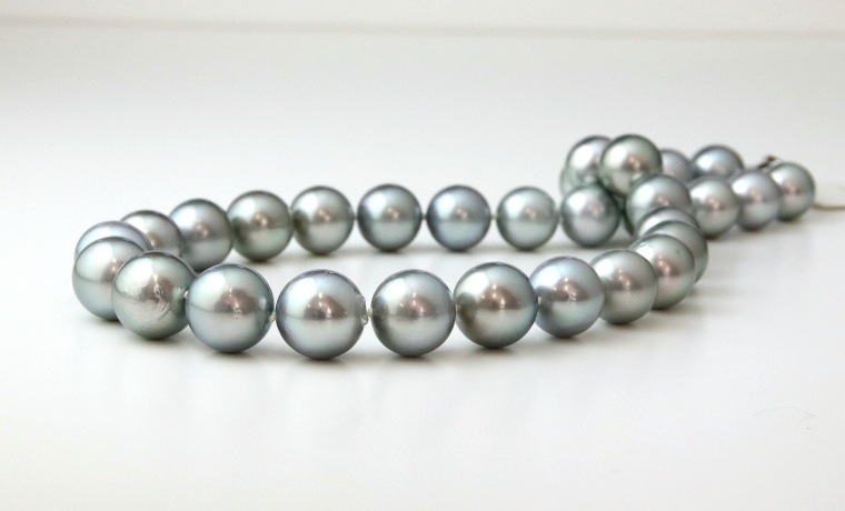 黒蝶真珠”オーシャングレー”ネックレス【大きさ11-14mm・長さ44.5cm