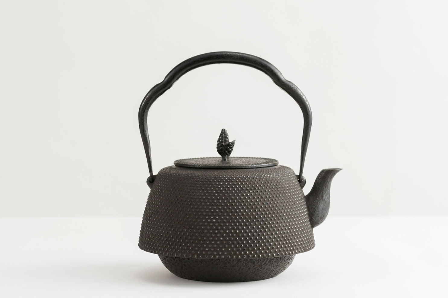 鉄瓶 18型肩付アラレ