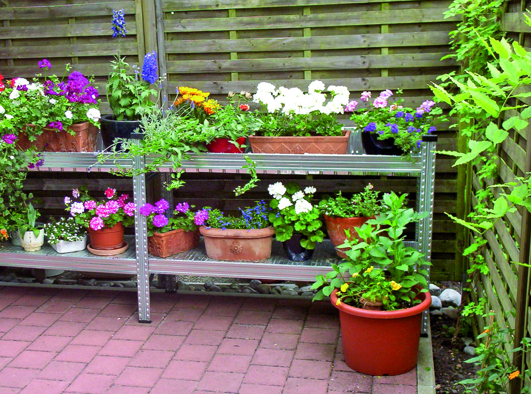 室内の観葉植物も収納できる！おしゃれラック｜メタルシステム