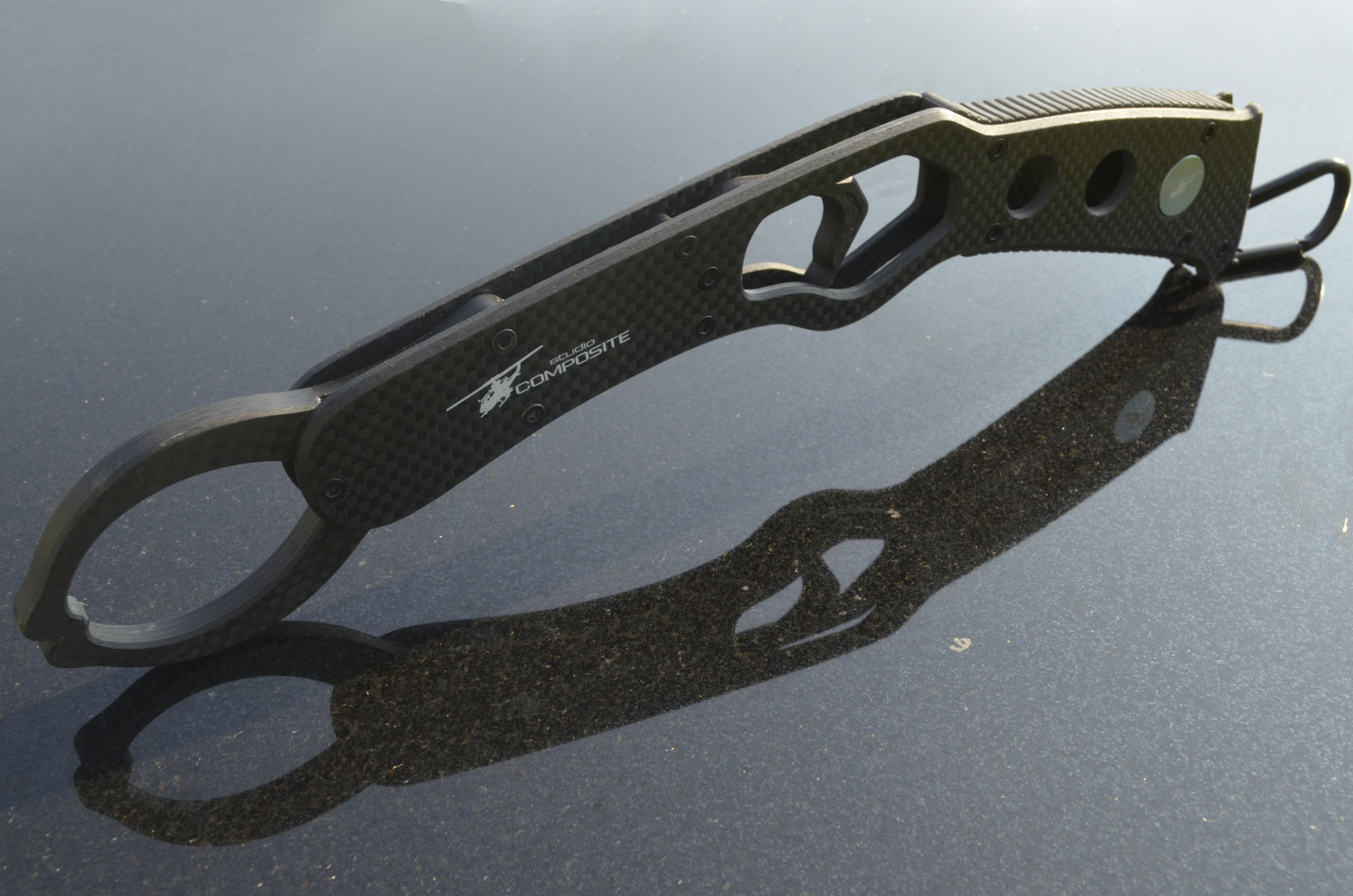 FULL CARBON FISH GRIP ENGLISH｜TOOLS ENGLISH｜studio COMPOSITE