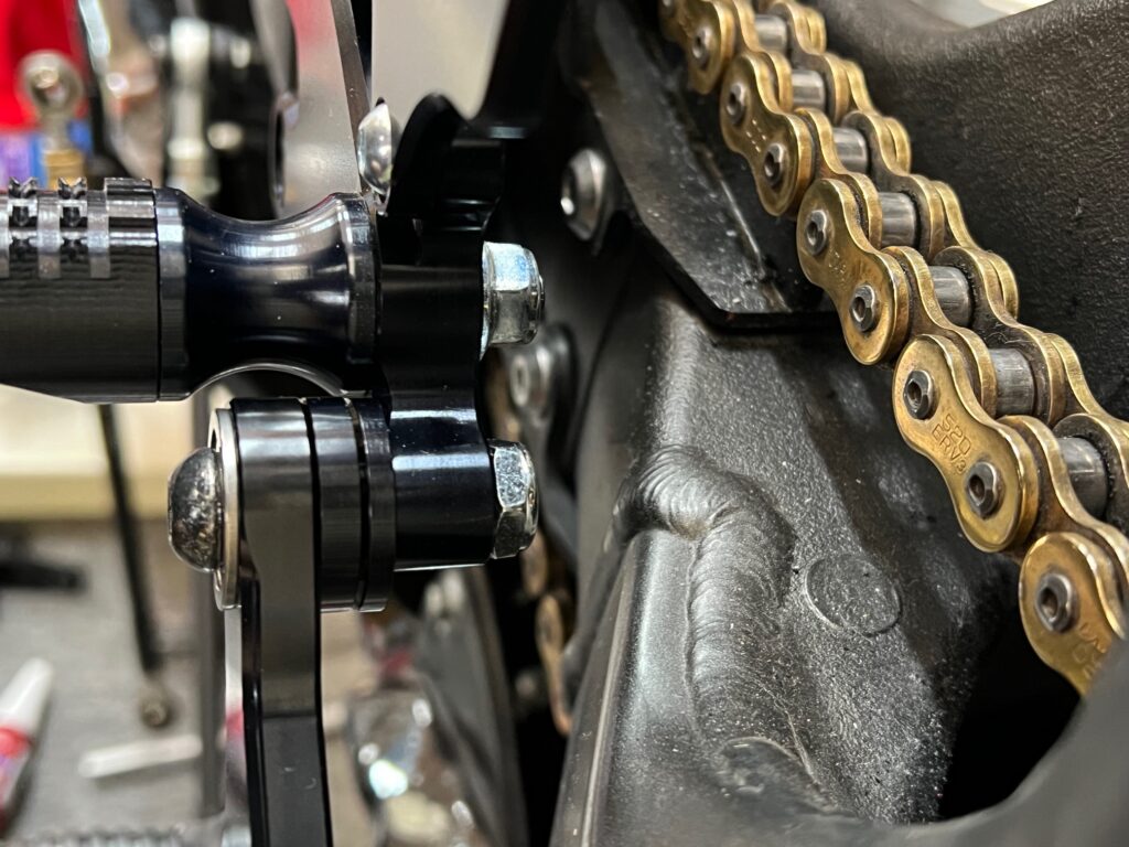 ZX-6R 09- レーシングバックステップ取り付け |