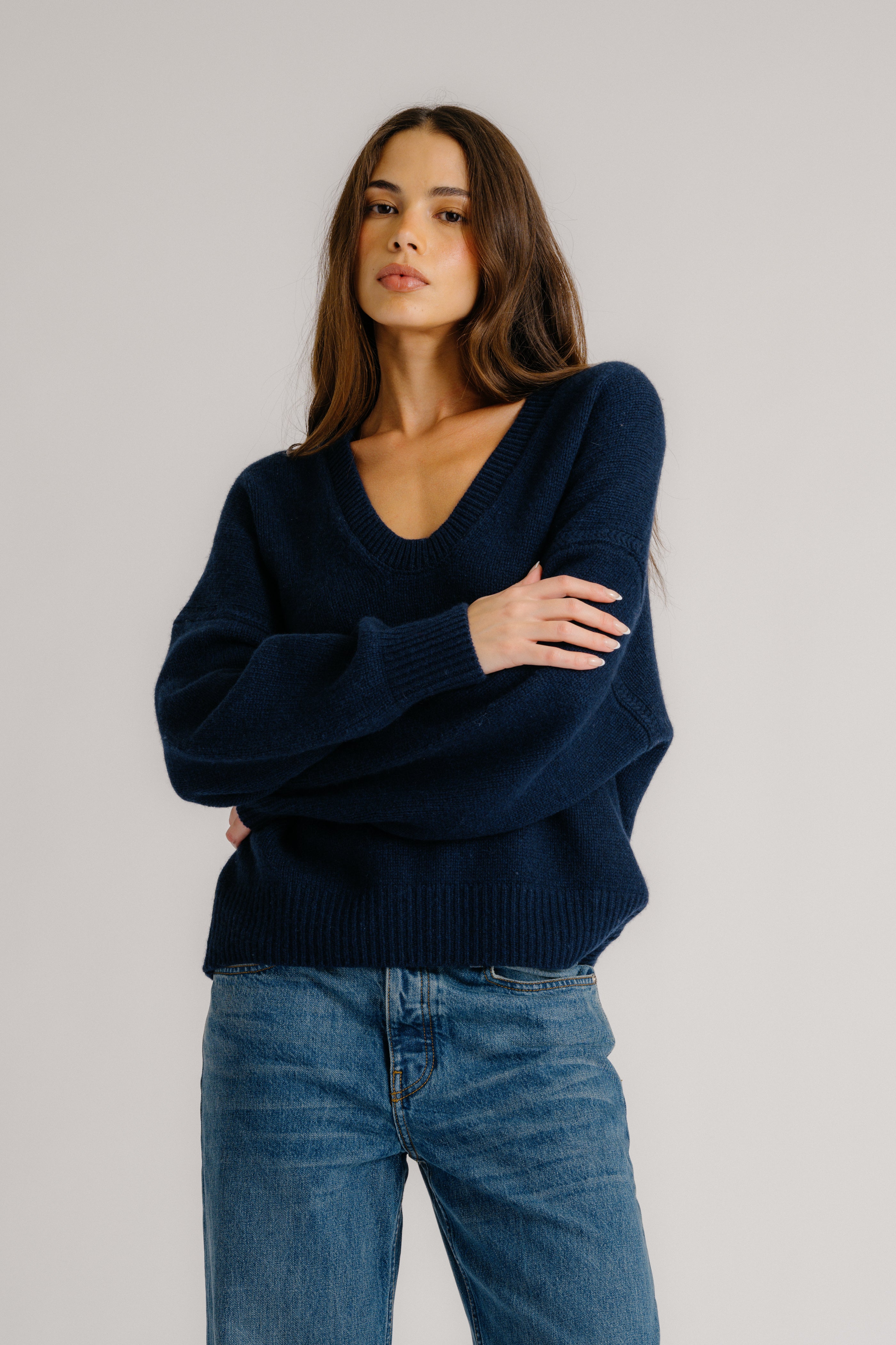 CORA CASHMERE SCOOP NECK SWEATER | MIDNIGHT NAVY – SABLYN