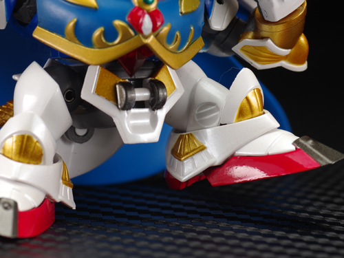 SDX Burning Knight Gundam F91 (Photos by schizophonic9)