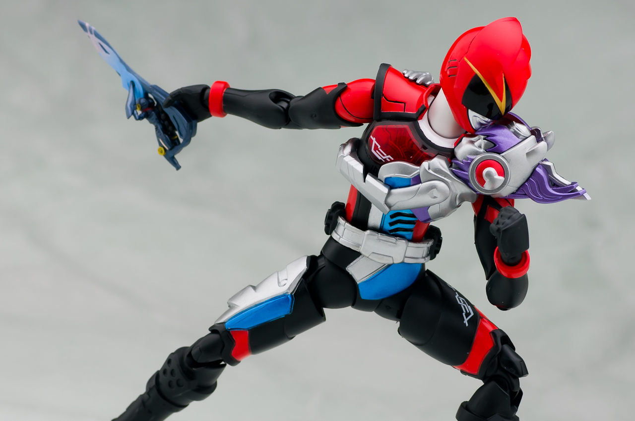 レビュー】 バンダイ S.H.Figuarts 超アキバレッド [非公認戦隊アキバ