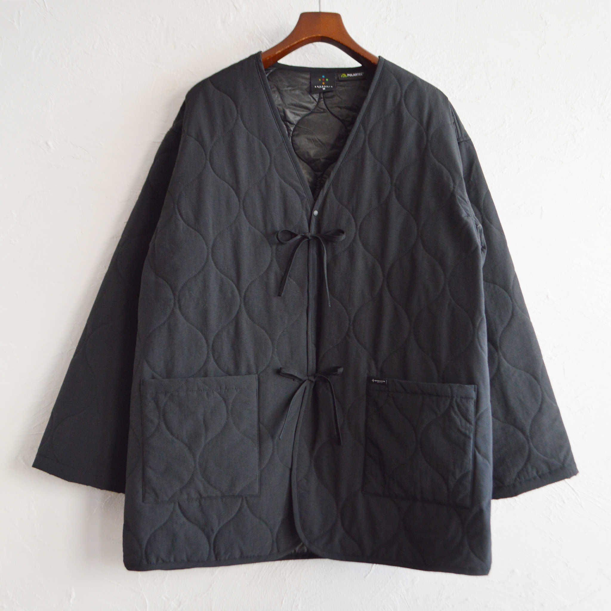 AXESQUIN アクシーズクイン / QUILTED COLLER LESS JACKET