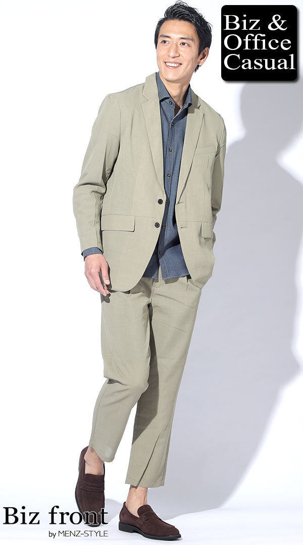 ドライカーキジャケット×デニムシャツ×カーキアンクル丈パンツ