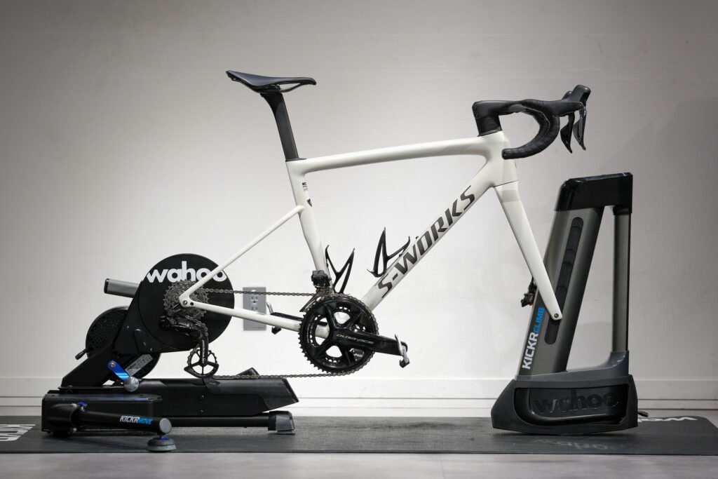 実走行に一番近いローラー台「Wahoo KICKR」シリーズ常設中！スマート