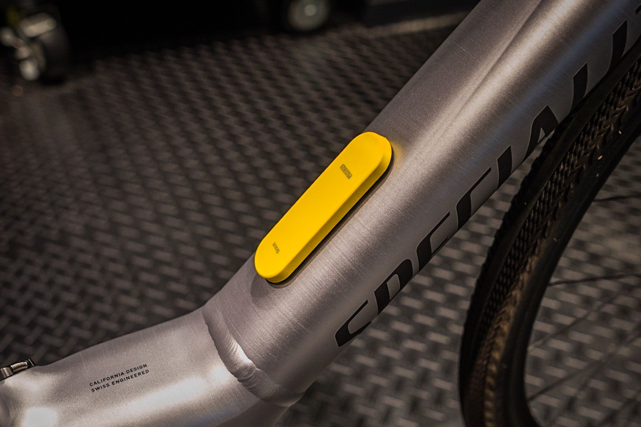 見えないセキュリティで愛車を守る Knog SCOUT をご紹介します