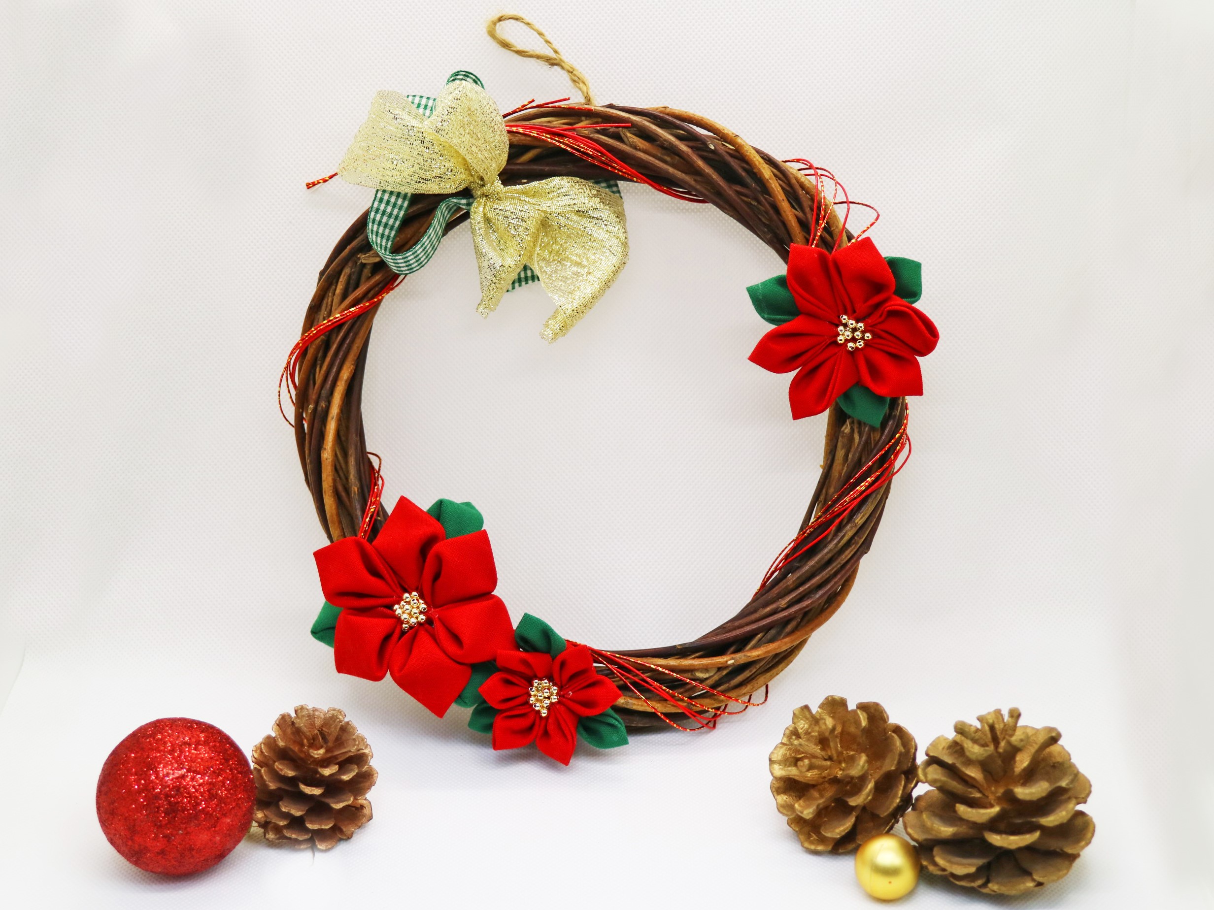 つまみ細工で飾るクリスマスリース - イベント情報 | 福井県陶芸館