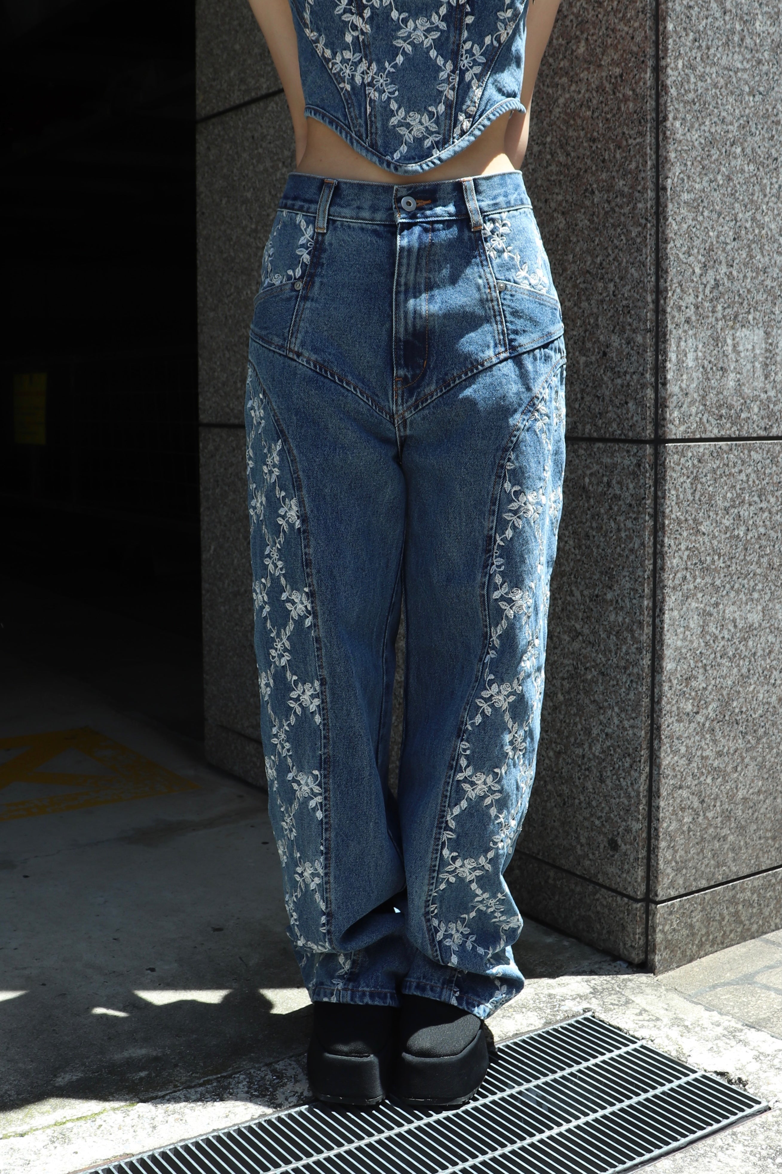 FETICO(フェティコ)のFLOWER EMBROIDERED WIDE JEANS(デニム)の通販