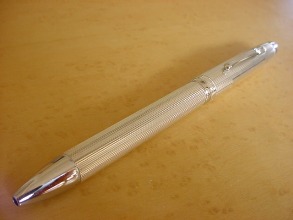 スターリングシルバーをまとったペン ヴァルドマン 2色ボールペンの
