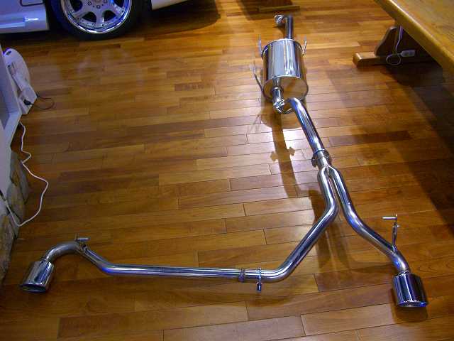 ハイエース200系 中間パイプ ワイドボディー用 商品詳細 E&A イー