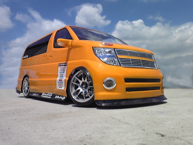 E51 ELGRAND of 1/10 Minivan Model