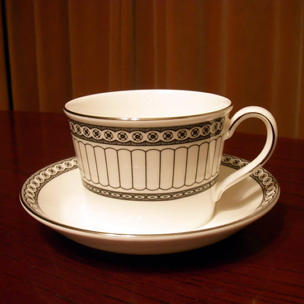 ウェッジウッド（Wedgwood）コントラスト コロネード ティーカップ