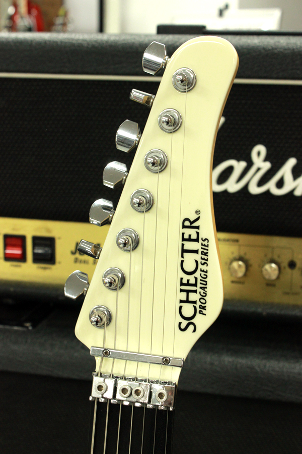 ドラゴン・ペイントが強烈なインパクトの7弦ギター！小林信一氏