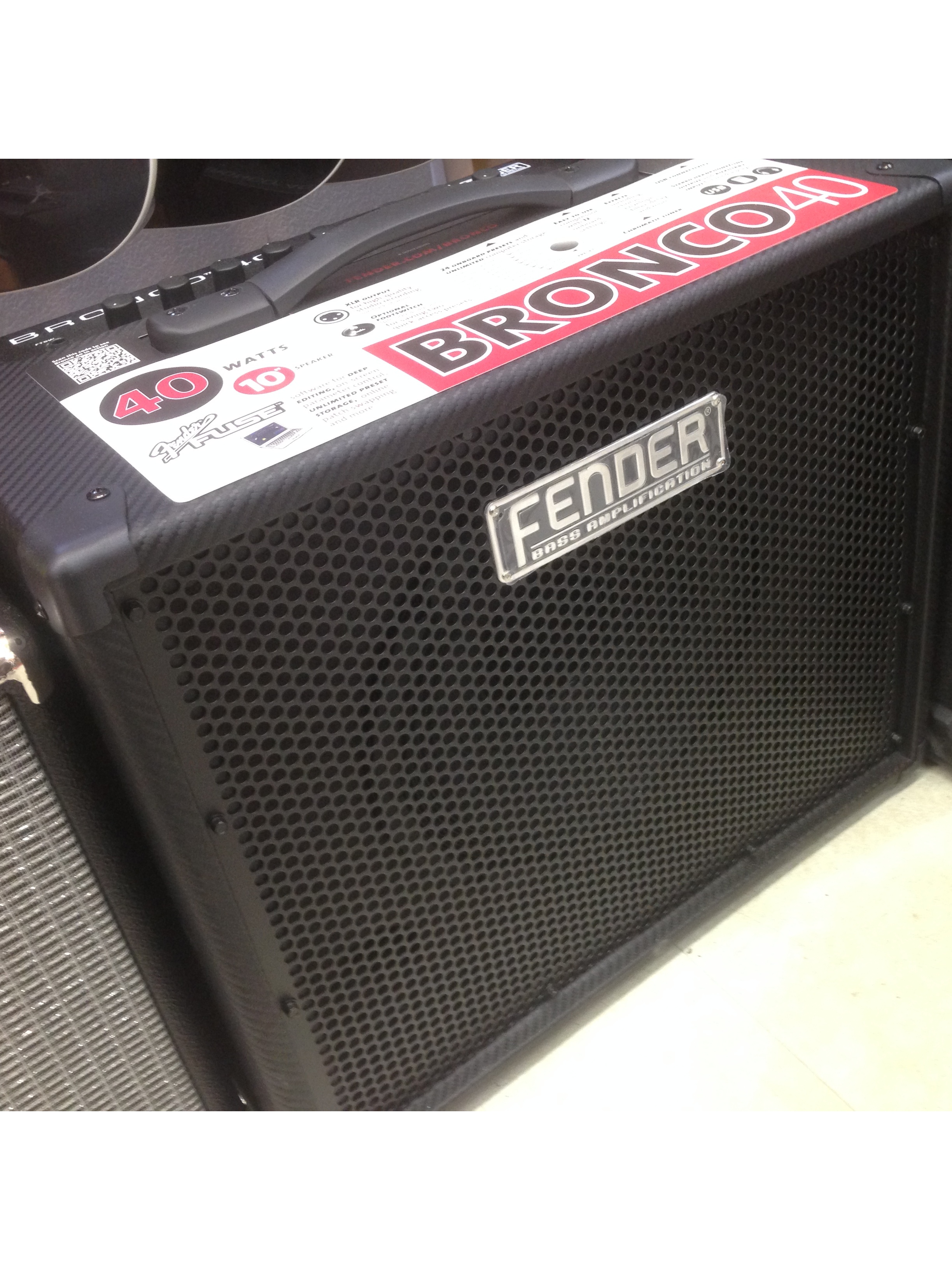 新入荷 FENDERのベースアンプ 二機種 【BRONCO 40 / RUMBLE 15