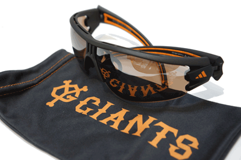 adidasと読売ジャイアンツコラボサングラス本数限定モデル。