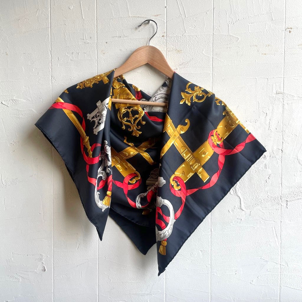 エルメス カレ 90 FERRONNERIE (フェロヌリ)シルクスカーフ エルメス