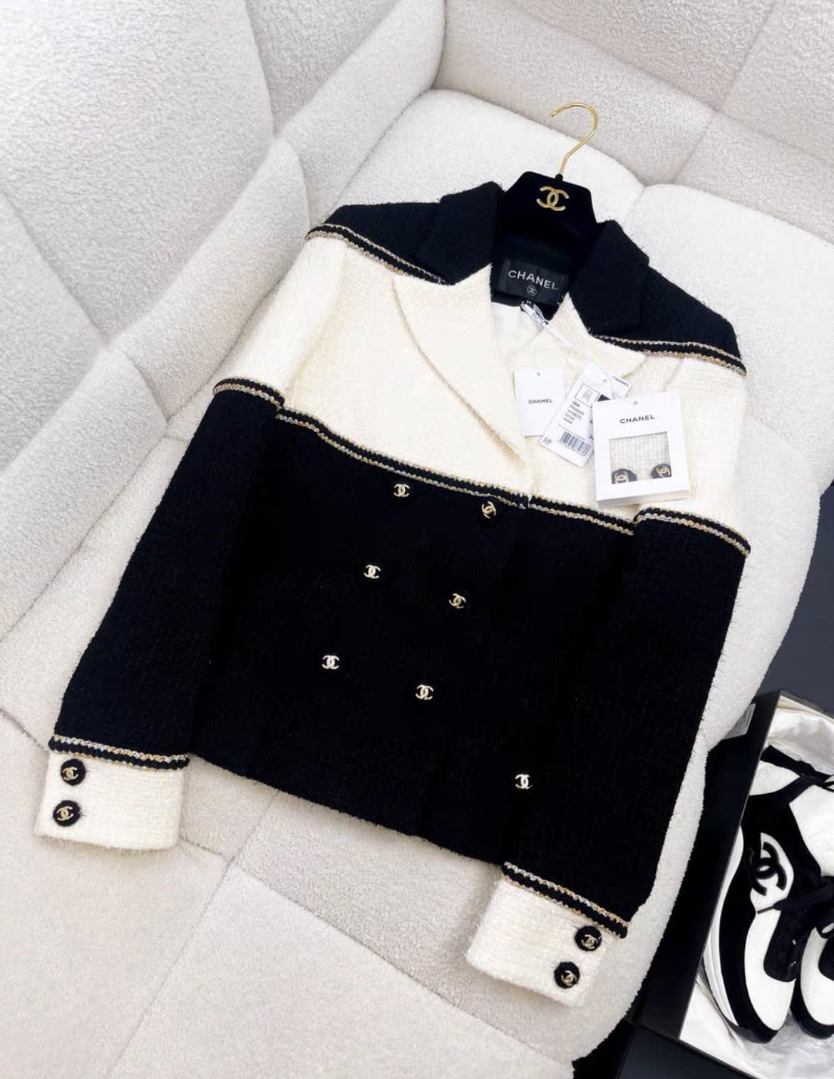 CHANEL 20A METIER D'ART BLACK ECRU TWEED JACKET – Wararni.com