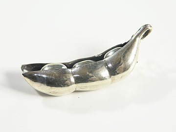 シルバー ペンダントブローチ（枝豆）