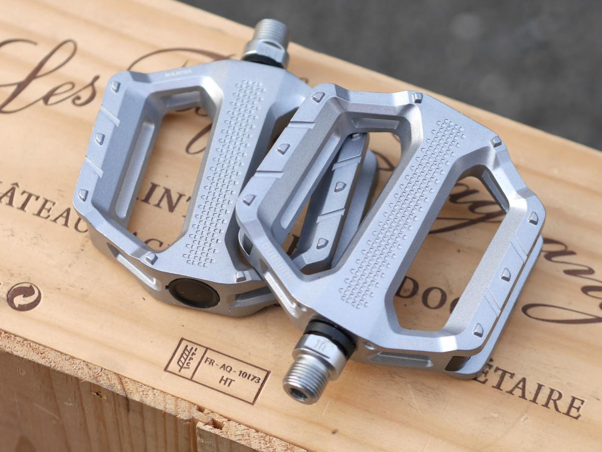 SPECIALITES フラットペダル Bianchi 軽量 CNCフラットペダル再入荷