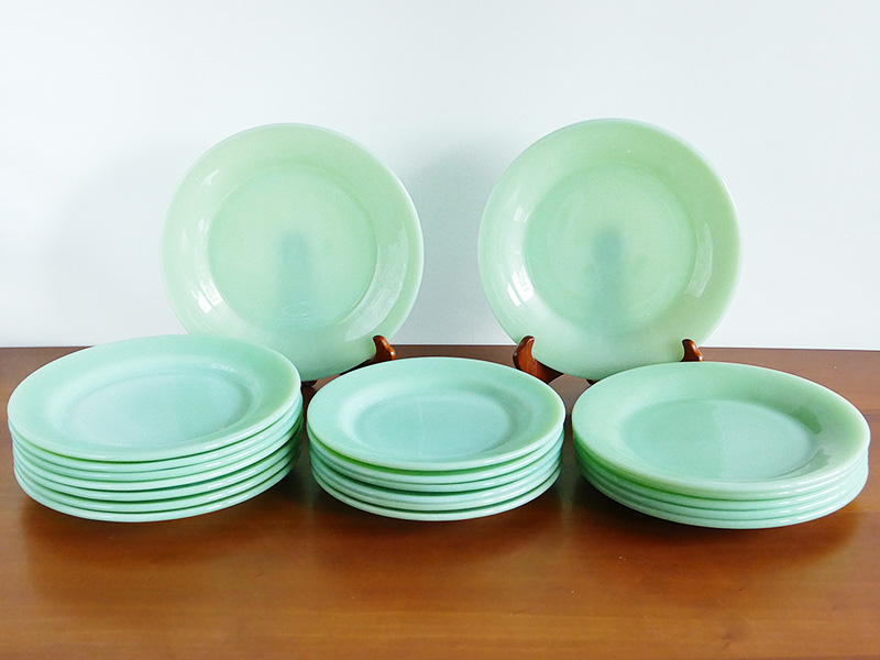 ジェダイのレストランウェアプレートをアップ – ファイヤーキング