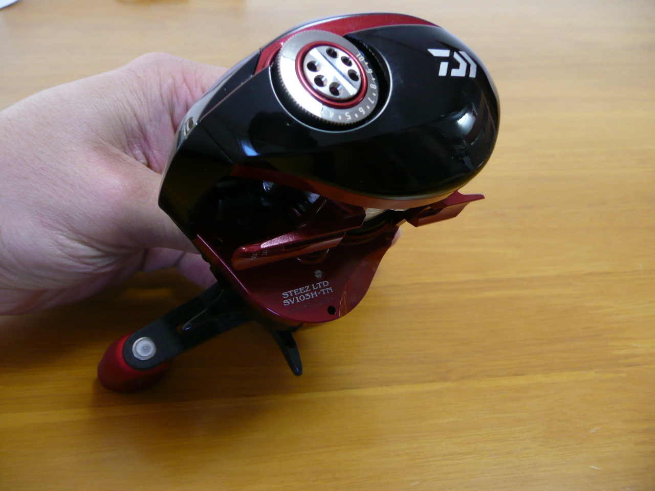 ダイワ STEEZ LTD SV103H-TN スティーズ レッド/ブラック