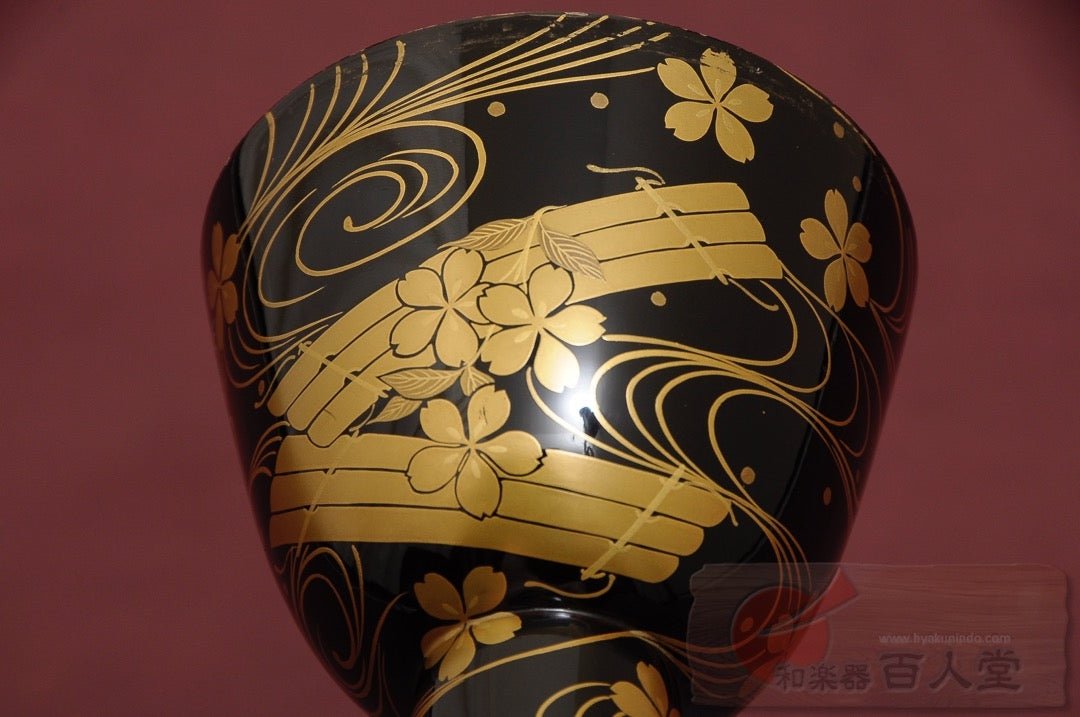 小鼓古胴 桜に鳴子金蒔絵