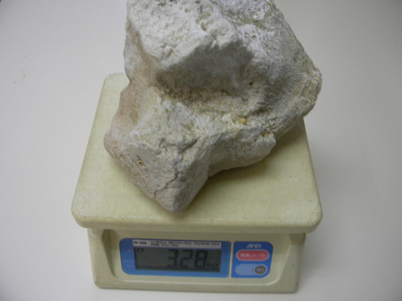 153番 付着体北投石3260g 北投石・源泉希釈水・販売商品