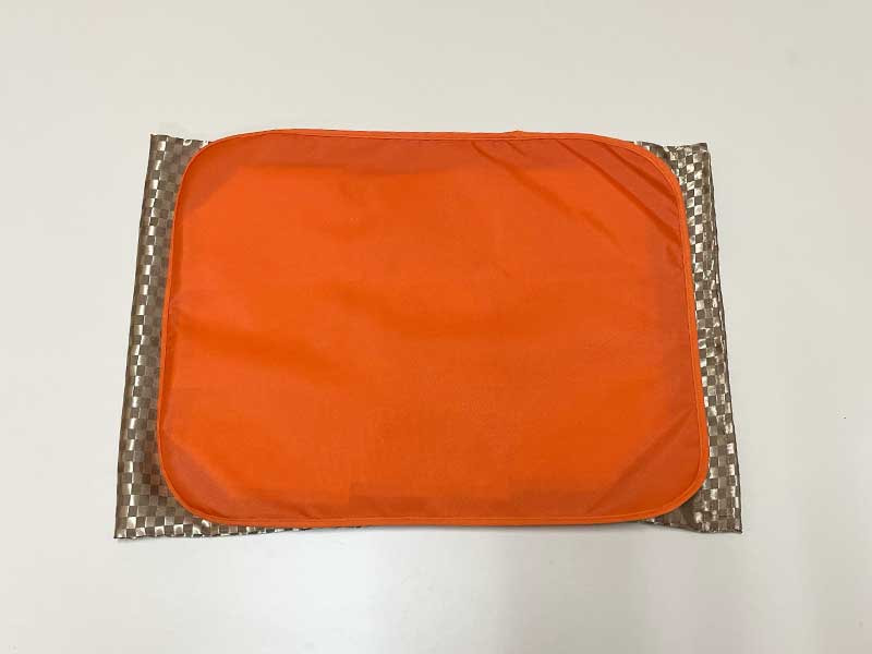 27番 湯の花Vマット（Sサイズ）外カバーの色がゴールドより黒っぽい色