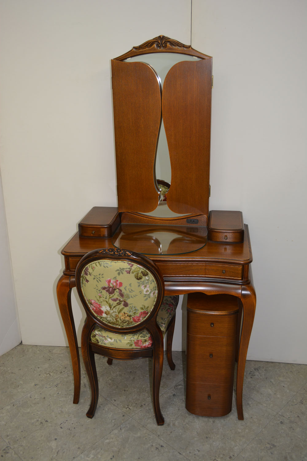アンティークドレッサー三面鏡ルーシー - 鏡台・ドレッサーの専門店