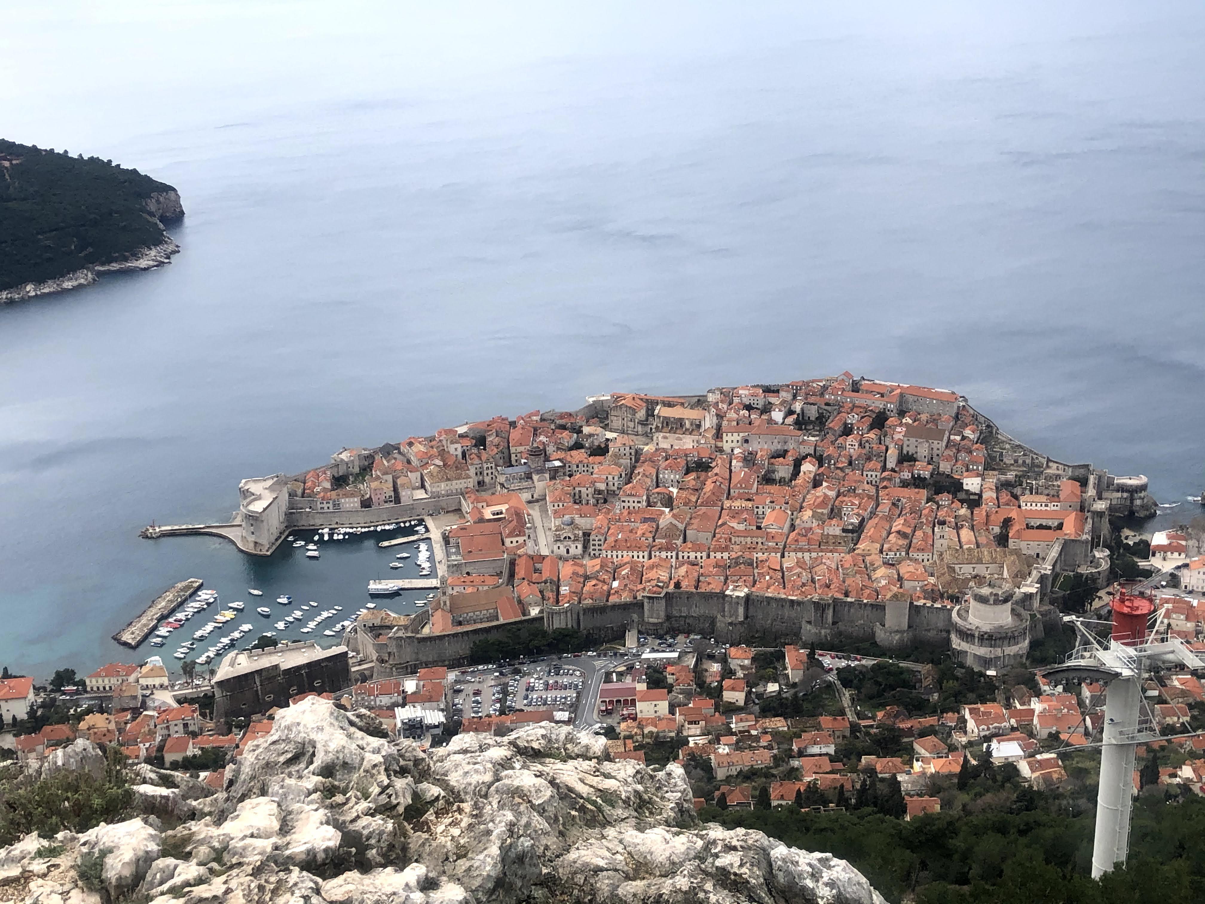 クロアチア・ドブロブニク旧市街、城壁めぐってみた | たびこふれ