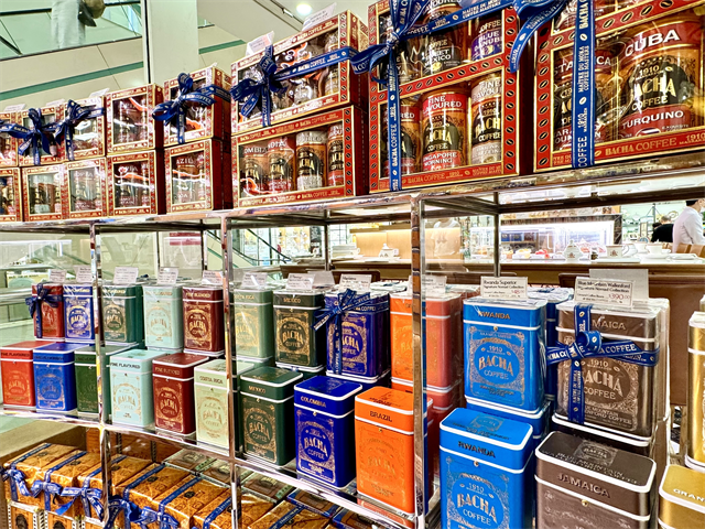 2025年に日本初上陸！注目のバシャコーヒー】エコバッグがお土産に