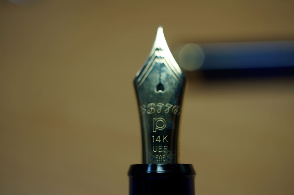 うっとりするような美しい蒼い軸：プラチナ万年筆 #3776 センチュリー