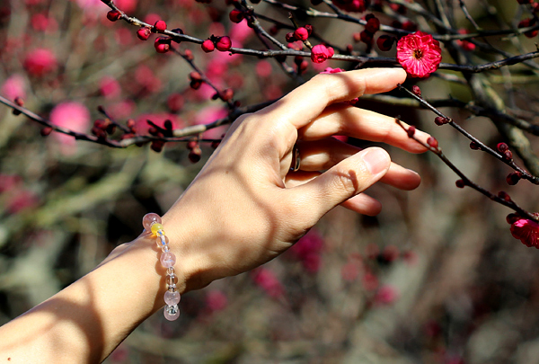 東風」高品質ストロベリーローズクォーツブレスレット（御あつらえ